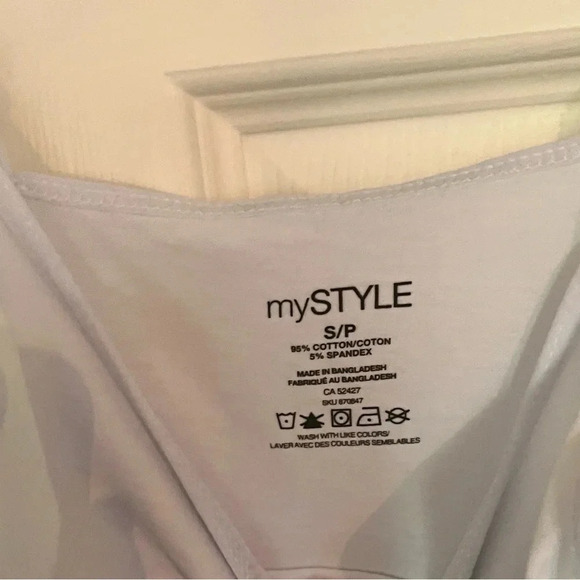 Ladies White Tank Top – New Without Tags - Picture 3 of 4